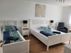 Ferienwohnung Anna Oftersheim Schwetzingen Hockenheim 3 Zimmer mit Balkon